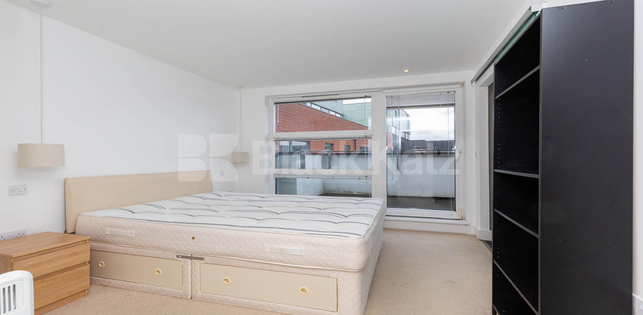 			3 Bedroom, 2 bath, 1 reception Flat			 Tiltman Place, Holloway